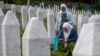 Potočari nadomak Srebrenice gdje su sahranjene žrtve genocida u Srebrenici. (Foto: AP/Darko Bandic)