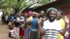 Des Namibiens font la queue lors des élections à Rundu, Namibie, 28 novembre 2014. (AP photo / Dirk Heinrich)