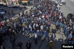 Ermenistan Başbakanı Nikol Paşinyan ve destekçileri Erivan sokaklarında darbe girişimi karşıtı yürüyüş düzenledi.