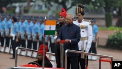 Tân Tổng thống Ấn Độ Ram Nath Kovind duyệt binh sau khi nhậm chức ngày 25/7/2017.