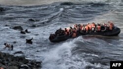 Izbeglice i migranti pokušavaju da dođu do grčkog ostrva Lezbos