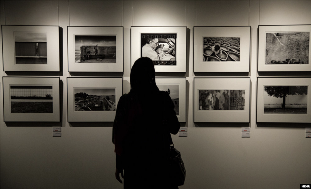 نمایشگاه عکس با عنوان یک تکه زندگی به یاد عباس کیارستمی عکس: محمود رحیمی 