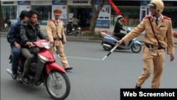 Hình ảnh đại diện trên một page cảnh báo các chốt cảnh sát giao thông ở Hà Nội. 