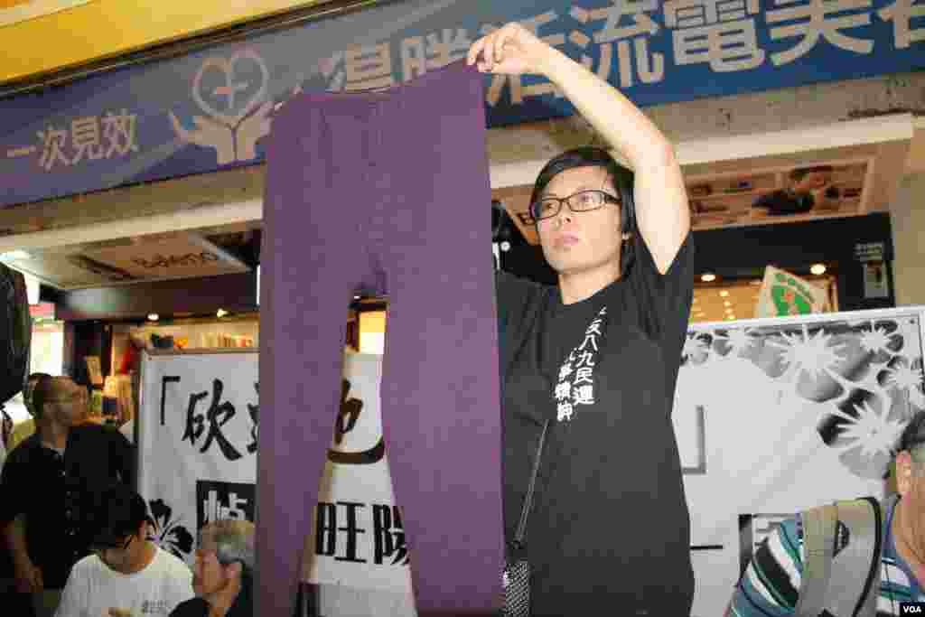 香港多个团体在旺角举办悼念李旺阳“被自杀”一周年（美国之音海彦拍摄）