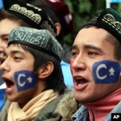 維吾爾族青年抗議中國統治(資料圖片)