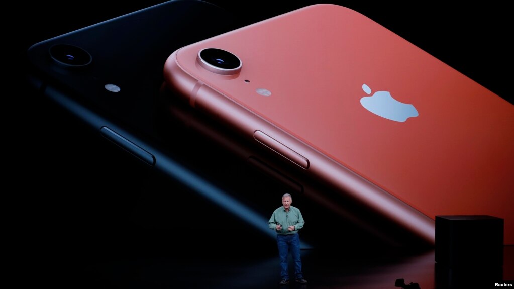 Apple paraqet produket e reja, përfshirë iPhonin e madh