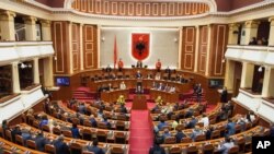 Albanski parlament (arhivski snimak)