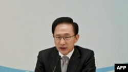 Trong một cuộc họp khẩn cấp do Tổng thống Lee Myung-bak chủ tọa, chính phủ Nam Triều Tiên đồng ý mở rộng chương trình chích ngừa gia súc