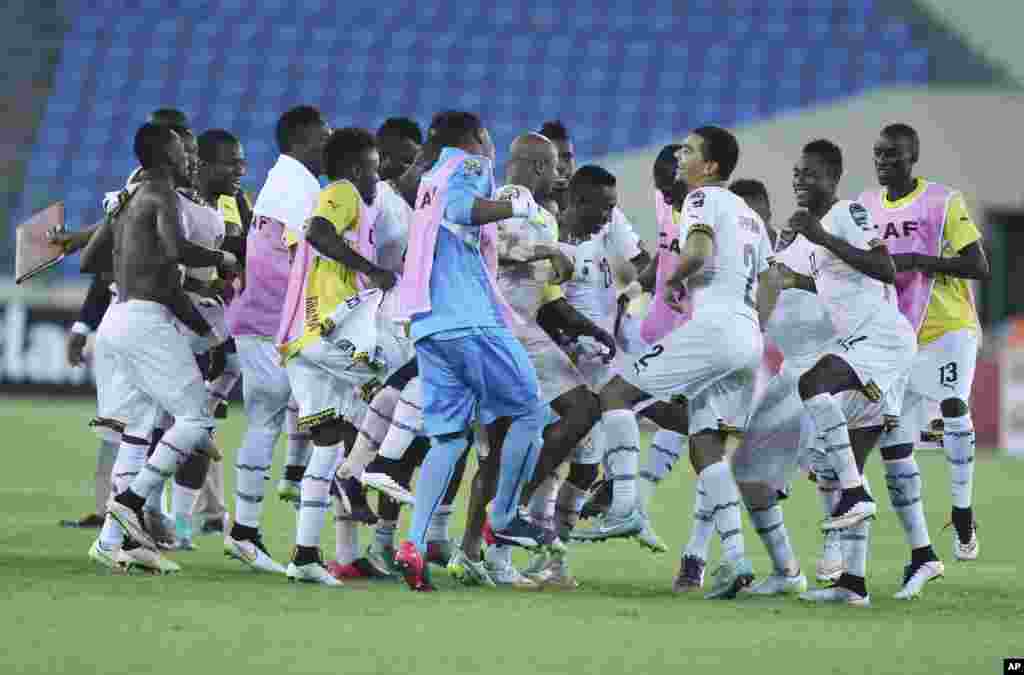 Les joueurs du Ghana jubulent après leur victoire en demi-finale contre la Guinée éequatoriale, pays hôte de la compétition 3-0, jeudi 5 février, 2015.