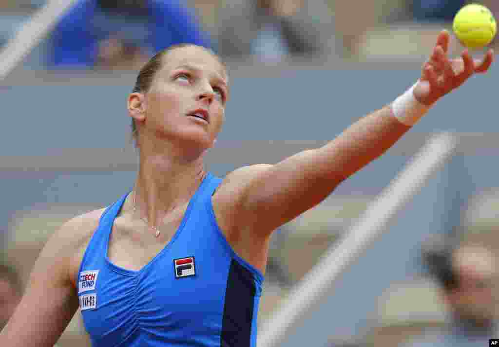 کارولینا پلیشکووا تنیسور اهل جمهوری چک توانست بر رقیب آمریکایی خود در مسابقات اوپن فرانسه پیروز شود.&nbsp;
