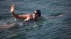 Австралийская спортсменка прекратила заплыв через Флоридский пролив 