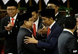 Prabowo (dua dari kiri) saat menghadiri pelantikan Presiden Joko Widodo, 20 Oktober 2019.