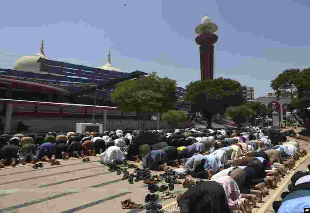 Muslims perform Friday prayer during the holy fasting month of Ramadan, at a mosque in Karachi, Pakistan, Friday, April 23, 2021. (AP Photo/Fareed Khan)