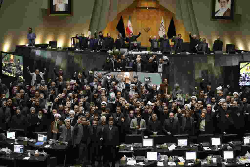 در پی کشته شدن فرمانده سپاه قدس ایران در حمله پهپاد آمریکا در بغداد، نمایندگان مجلس شورای اسلامی فریاد مرگ بر آمریکا سر دادند.