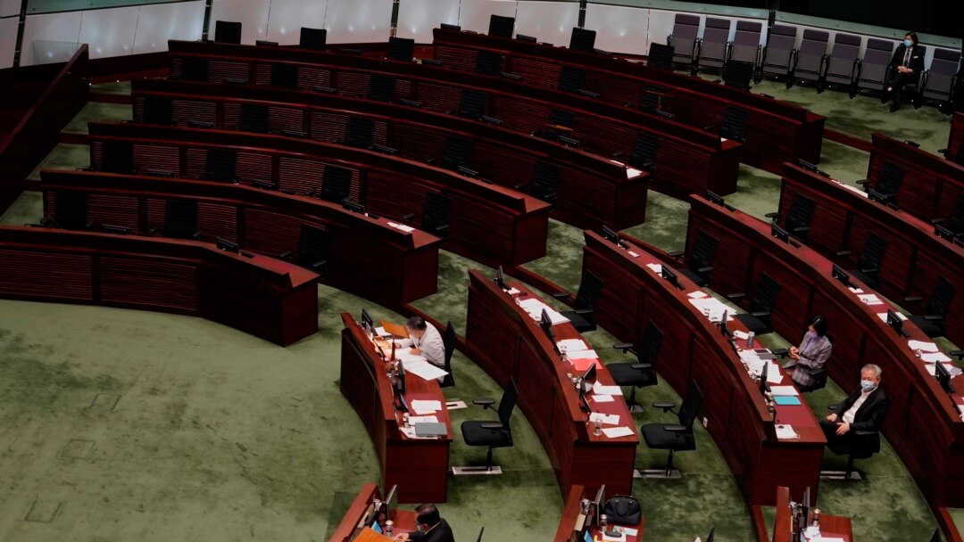 香港立法會民主派議員集體辭職後,立法會裡民主派議員的席位空蕩盪。(2020年11月12日)(2020年11月12日)
