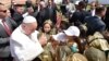 Fin de la visite du pape en Egypte sur une message prônant la charité contre l'extrémisme