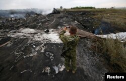 Обломки "Боинга", упавшего на территории восточной Украины