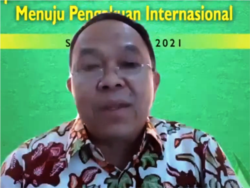 Emil Satria, Direktur Industri Hasil Hutan dan Perkebunan, Kementrian Perindustrian. (Foto: VOA)