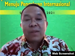 Emil Satria, Direktur Industri Hasil Hutan dan Perkebunan, Kementrian Perindustrian. (Foto: VOA)