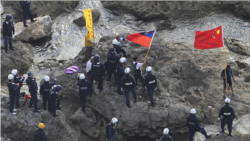 海峡论谈：解放军威胁对台动武 轰六模拟攻击美航母?