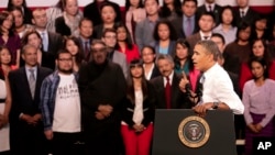 El presidente Obama está recibiendo la presión de la comunidad por el alto número de deportaciones y la falta de una reforma inmigratoria.