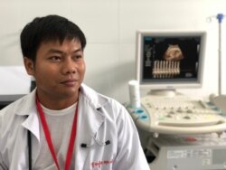 Sot Sam Aun, 30, a doctor in at Samaki Roumdoul Referral Hospital in Svay Rieng province, Oct. 12, 2019. (Khan Sokummono/VOA Khmer)