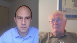 Paul Goble (sağda) VOA Türkçe muhabiri Mehmet Toroğlu'nun sorularını yanıtladı.