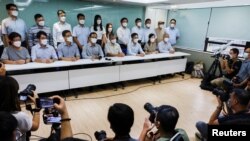 香港最大的教师工会“教育专业人员协会”召开记者会宣布解散。（2021年8月10日）