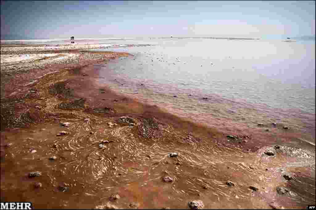 Urmiyə gölünün son görüntüləri