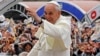 Папа Римский Франциск предостерег латиноамериканцев против легализации наркотиков.