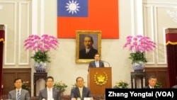 台湾总统马英九在台北召开记者会(2015年11月13日 美国之音张永泰拍摄)
