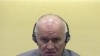 Охрана удалила Младича из зала суда