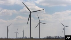 Perusahaan China Rails Corporation dilarang membangun turbin angin untuk pembangkit listrik di Oregon.