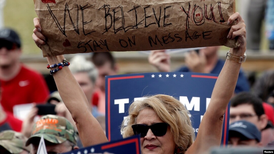Pendukung Trump dalam sebuah kampanye di Greensboro, North Carolina (14/10). (Reuters/Mike Segar)