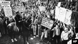 اکتوبر 1965 ویت نام جنگ کے مخاف اور حامی مظاہروں کے مرکز بوسٹن کامن بن گیا