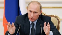 Vladimir Putin, primer ministro de Rusia avala el proyecto de ley, que lleva el nombre de un niño ruso adoptado por una pareja estadounidense y falleció mientras lo tenían a su cargo.