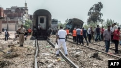 Un accident de train, près d'Alexandrie, en Egypte, le 12 août 2017.