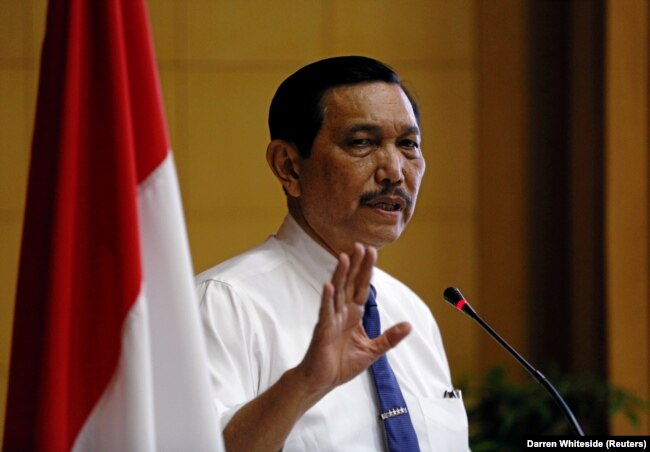 Menko Marves Luhut Binsar Pandjaitan, salah satu pejabat Indonesia yang disebut dalam "Pandora Papers" (foto: dok).