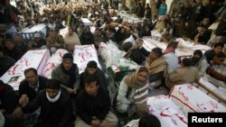 Penolakan warga Shiah untuk mengubur anggota keluarganya yang menjadi korban pemboman di Quetta (12/1), merupakan protes ekstrim dalam masyarakat Islam.