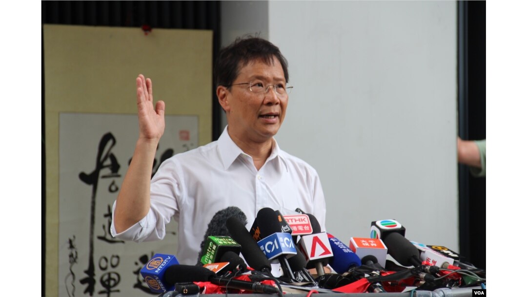 2019年7月9日，香港泛民议员郭家麒记者会上驳斥特首讲话 （美国之音申华拍摄）