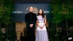 El príncipe Guillermo y Catalina, la duquesa de Cambridge, asisten a la ceremonia de los premios Earthshot el domingo 17 de octubre de 2021, en el Palacio Alexandra de Londres.