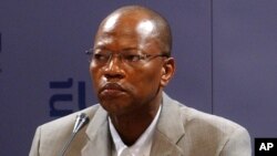 Mohamed Ibn Chambas, lors d'un réunion de l'UE à Valkenburg, au Pays-Bas, le 4 septembre 2004. 