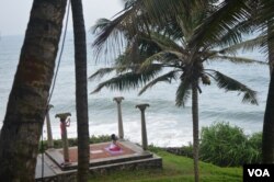 Yoga has followers right upto the southern tip of India in Kovalam. (Anjana Paricha/VOA)