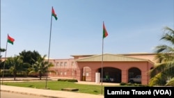 Le Centre hospitalier universitaire de Tengandogo, à Ouagadougou, le 27 avril 2020. (VOA/Lamine Traoré)