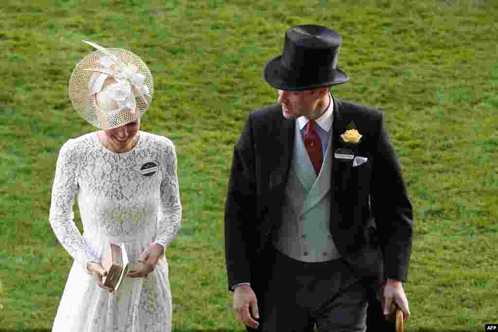 شاهزاده ویلیام و همسرش در حاشیه دومین روز مسابقات اسب سواری سلطنتی در لندن.