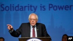 Le candidat démocrate, le sénateur Bernie Sanders, le jeudi 7 Avril, 2016, à la Convention AFL-CIO de la Pennsylvanie à Philadelphie.