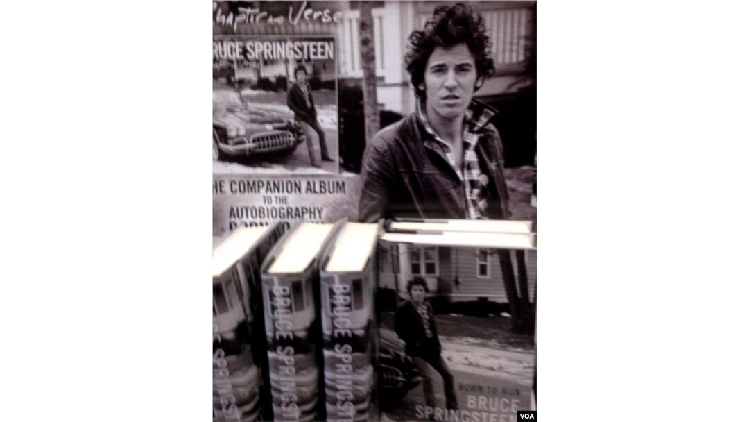 A rack of magazines featuring Bruce Springsteen's autobiography "Born to Run" at a bookstore in Woodbridge, Virginia, Oct. 30, 2016. (Photo taken by Diaa Bekheet)