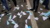 Paper Plane Protesters Urge Russia to Unblock Telegram App
