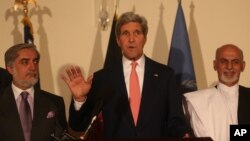 نامزدان ریاست جمهوری افغانستان در حضور جان کری روی تفاهمنامه های سیاسی و تخنیکی توافق نمودند