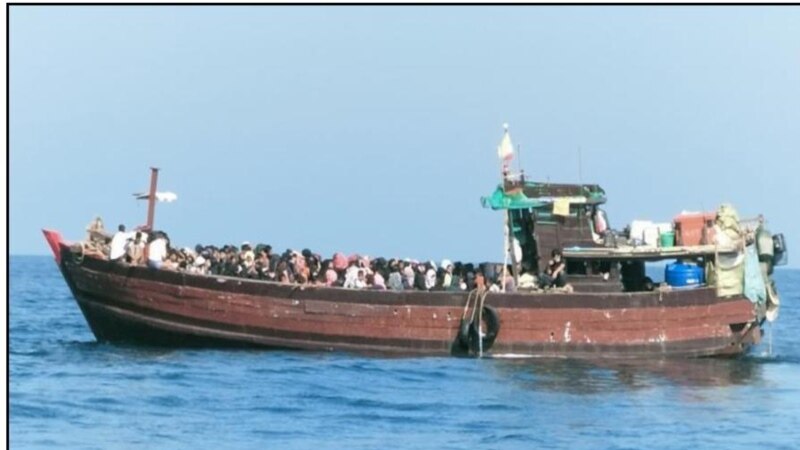 2 perahu Rohingya masih terapung di laut